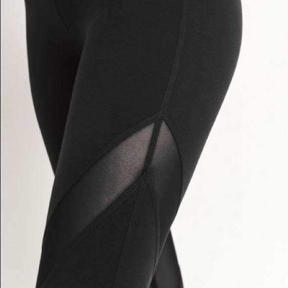 NWT! 🔥 Mono B Criss-Cross Mesh Full Leggings - Picture 4 of 7